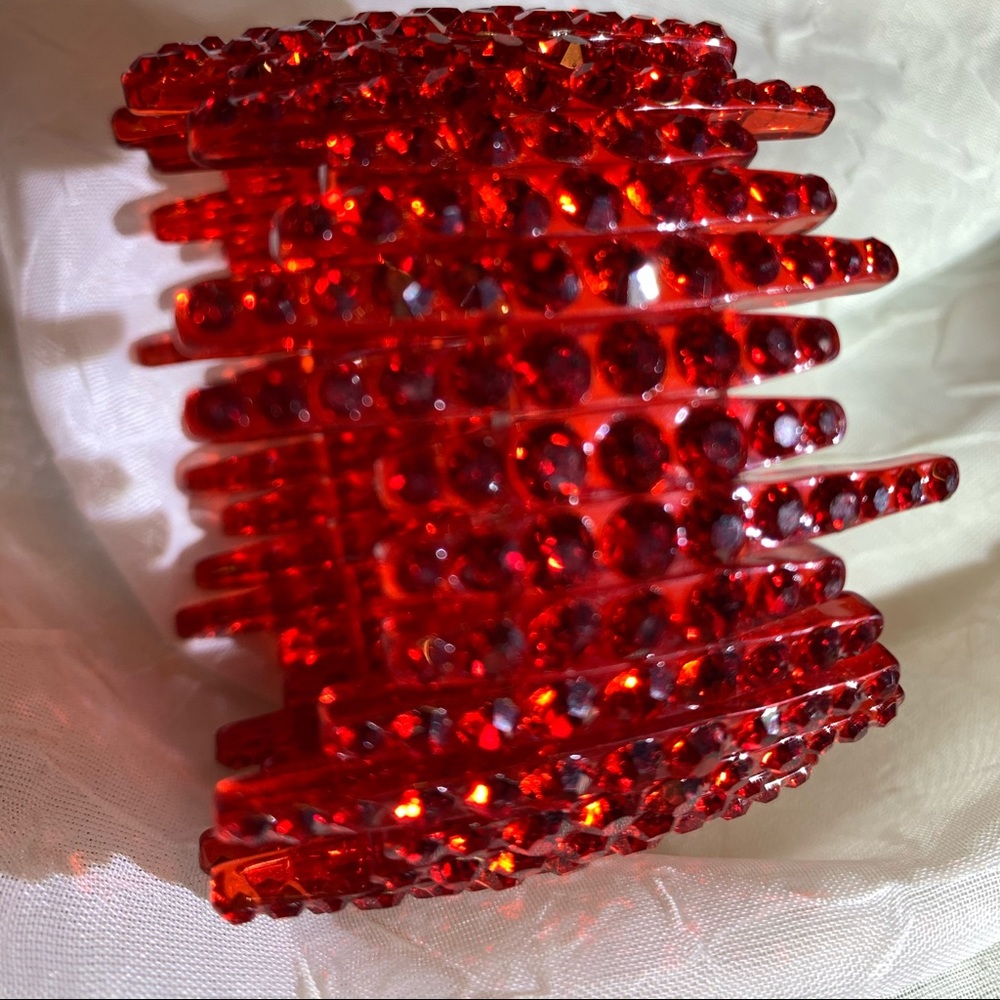 Red lucite Austrian crystals stretch bracelet